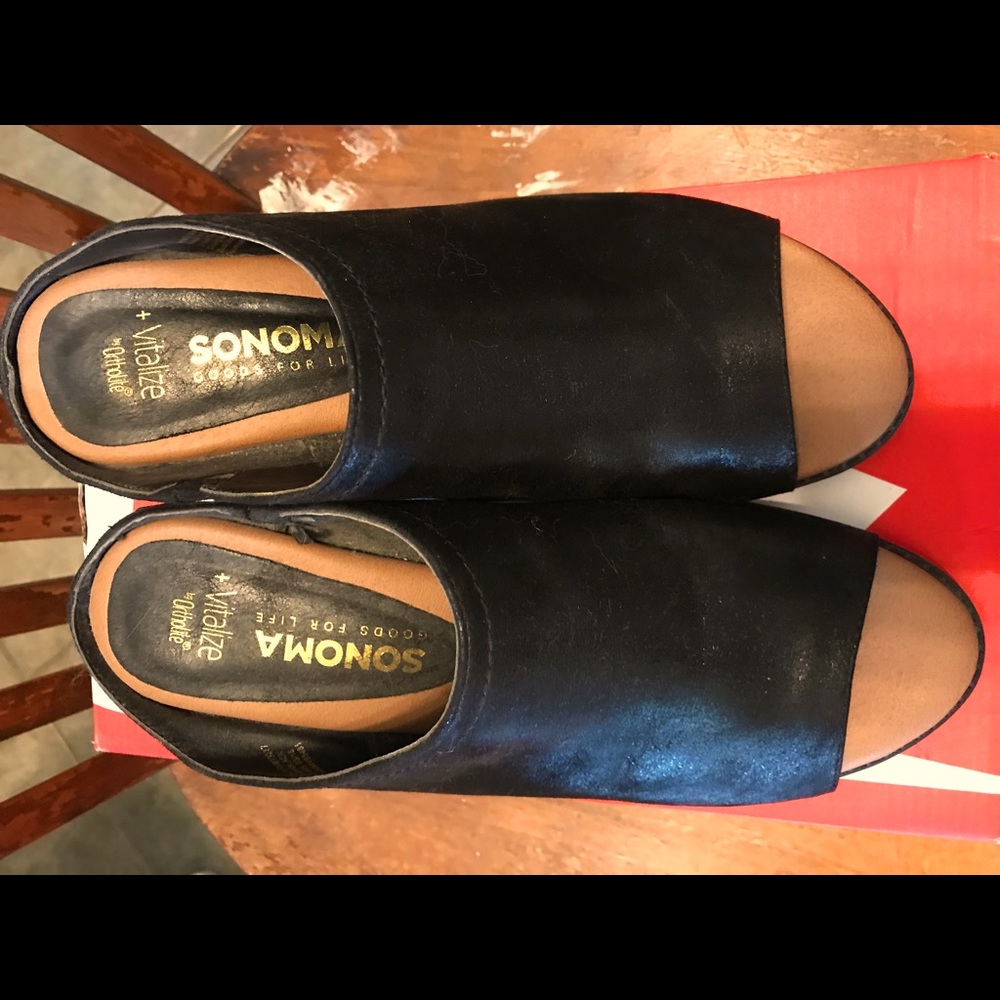 Size 10 black slip on block heel 🖤